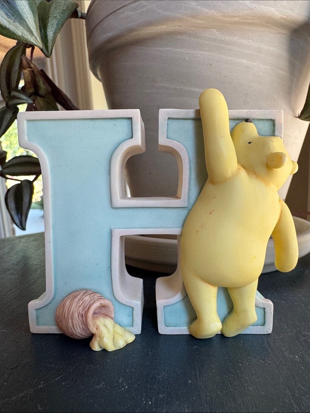 Vintage Classic Pooh letter H